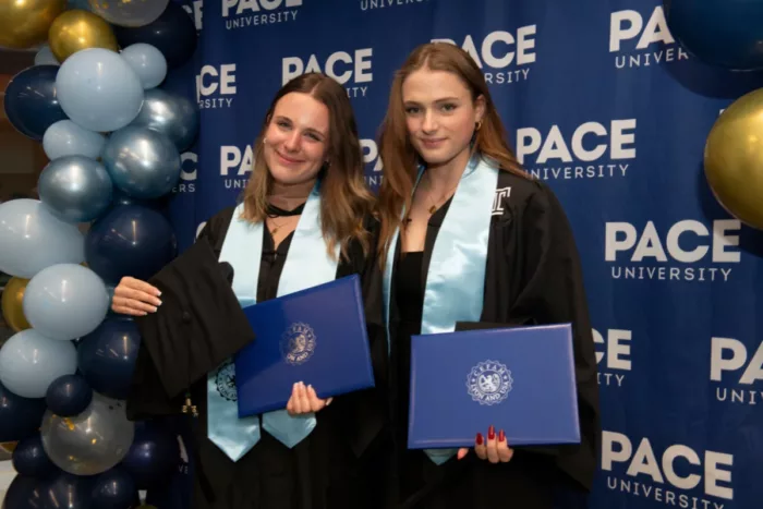Diplômées du bachelor management et entrepreneuriat CEFAM à Pace University